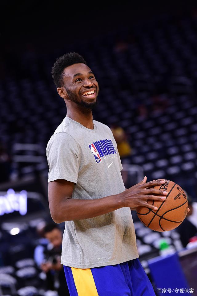 葡萄牙队首夺U17世界杯冠军，C罗：祝贺世界冠军🏆（葡萄牙U17首次加冕世界杯，C罗致贺：恭喜世界冠军🏆）