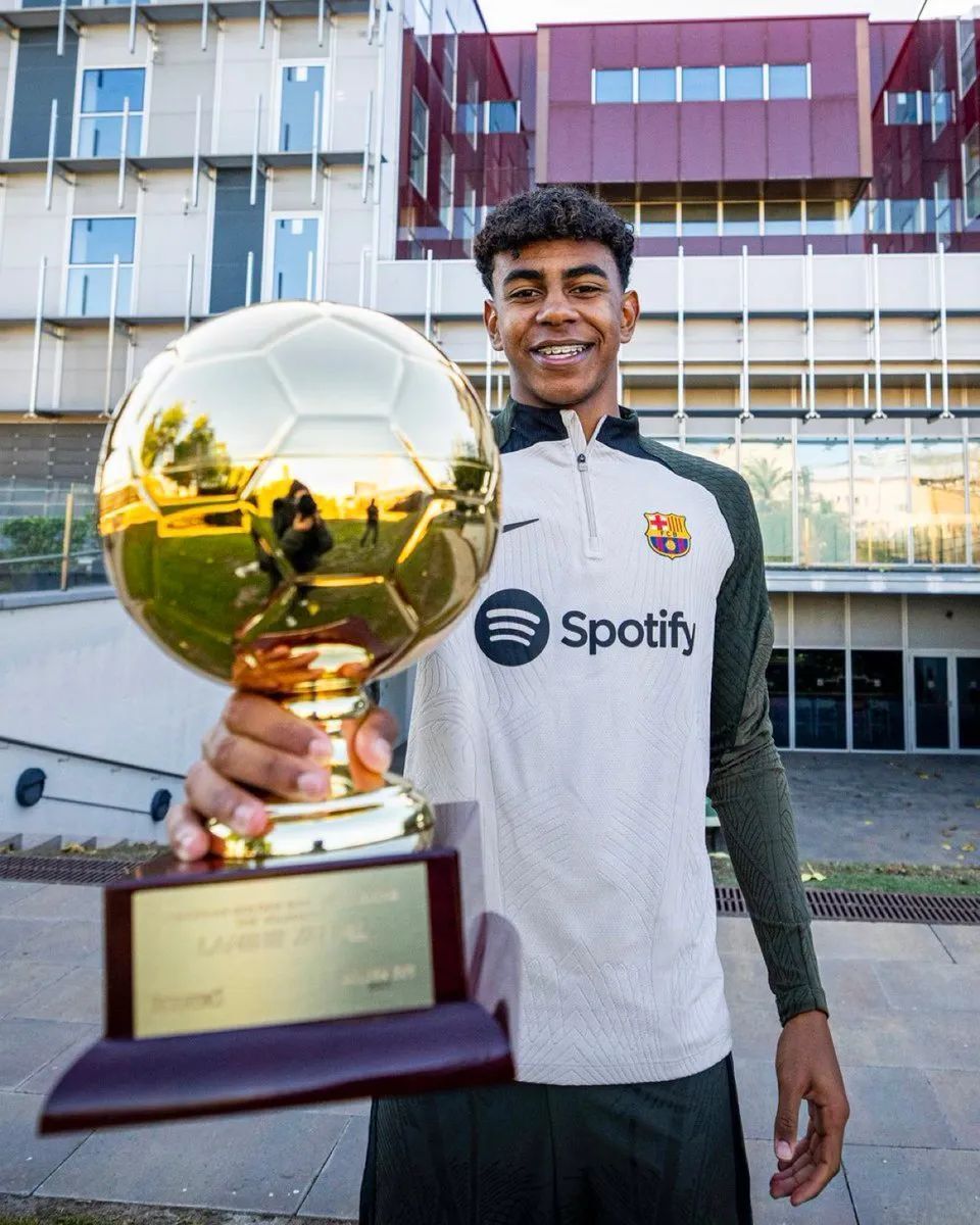 克罗地亚媒体：拜仁球探现场考察哈伊杜克19岁后卫霍达克（克媒曝：拜仁球探到场考察哈伊杜克19岁后卫霍达克）