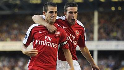 约基奇狂飙40+9+8！单节7中7轰19分太无解 率掘金23分逆转老鹰（约基奇轰40+9+8：单节7中7砍19分，掘金完成23分大逆转擒老鹰）