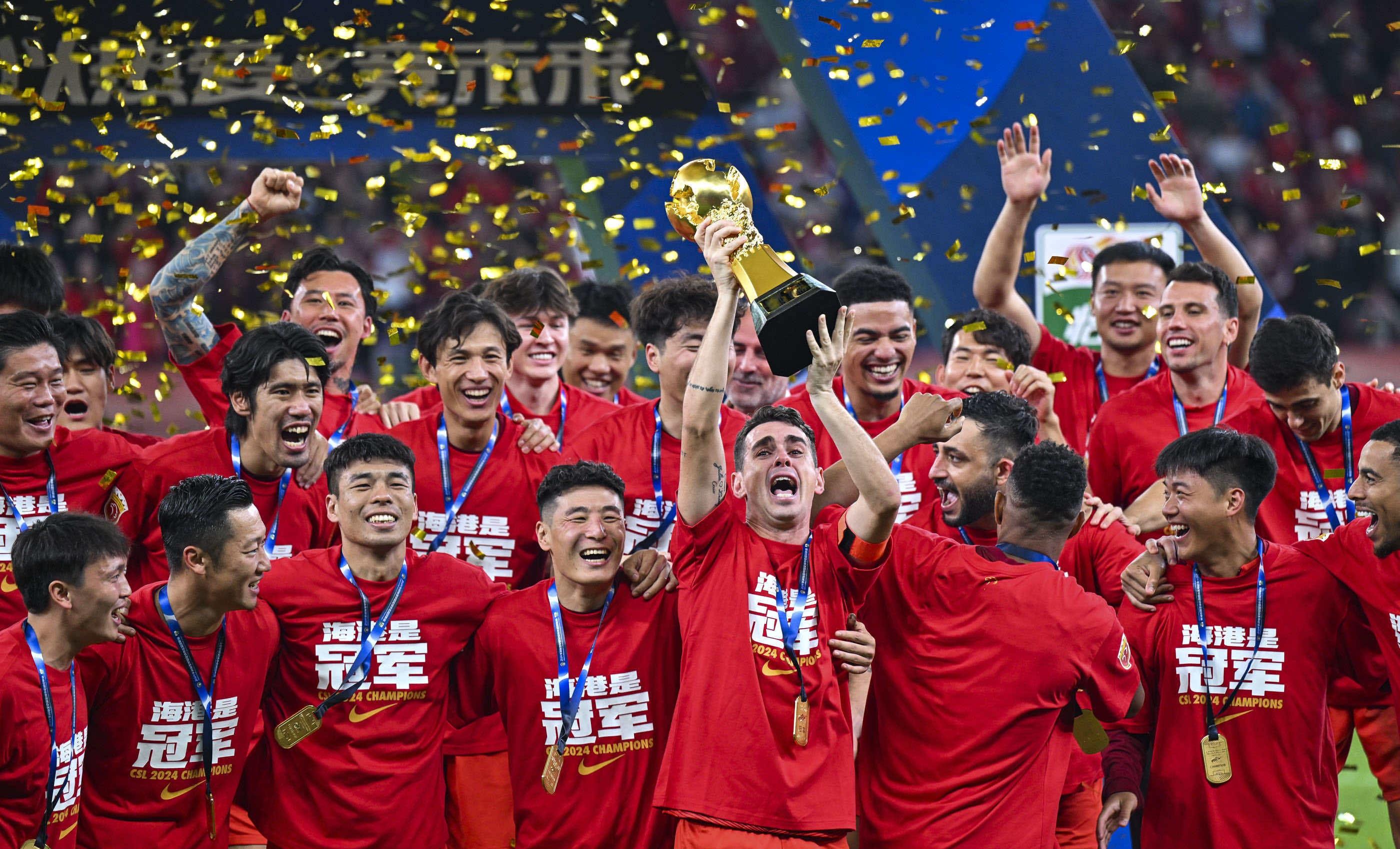 记者：皇马更衣室很团结，球员私下进行了交流以保持竞技表现（记者称皇马队内氛围融洽，球员私下沟通以维持竞技状态）