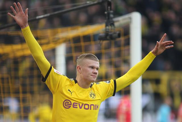 足球中超球队连签三员猛将，阵容升级完成（中超球队连签三大强援，阵容升级就位）