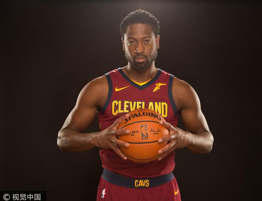 外媒：下赛季欧冠联赛阶段用球将采用白+薄荷绿+紫创新配色（外媒称：下赛季欧冠联赛阶段比赛用球将启用白、薄荷绿与紫全新配色）